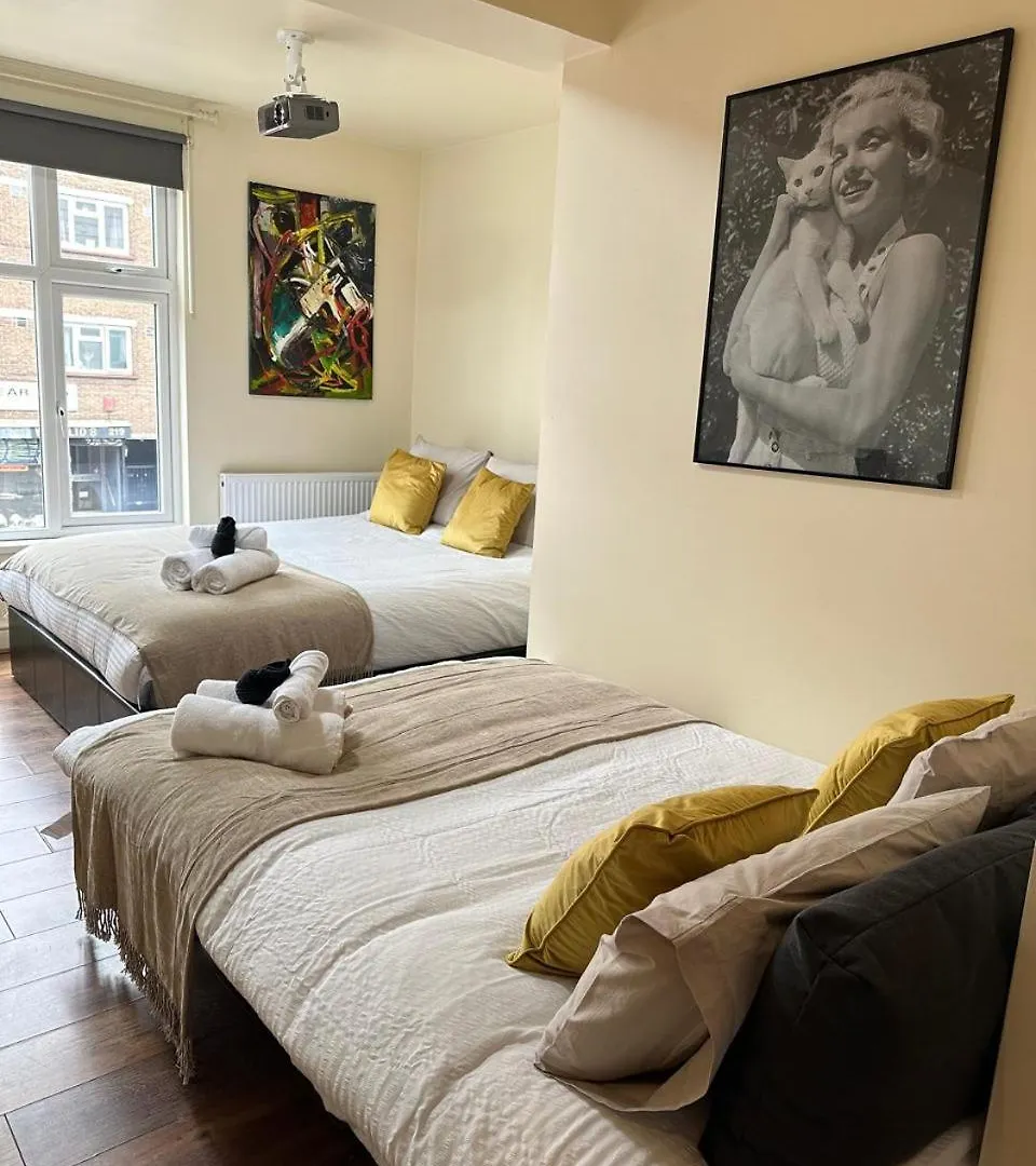 Ensuite Room Shoreditch London
