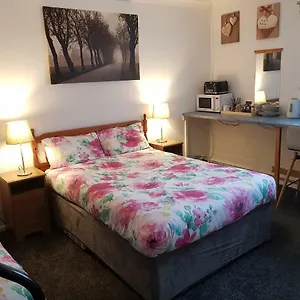 Chelford Guest house Marthall
